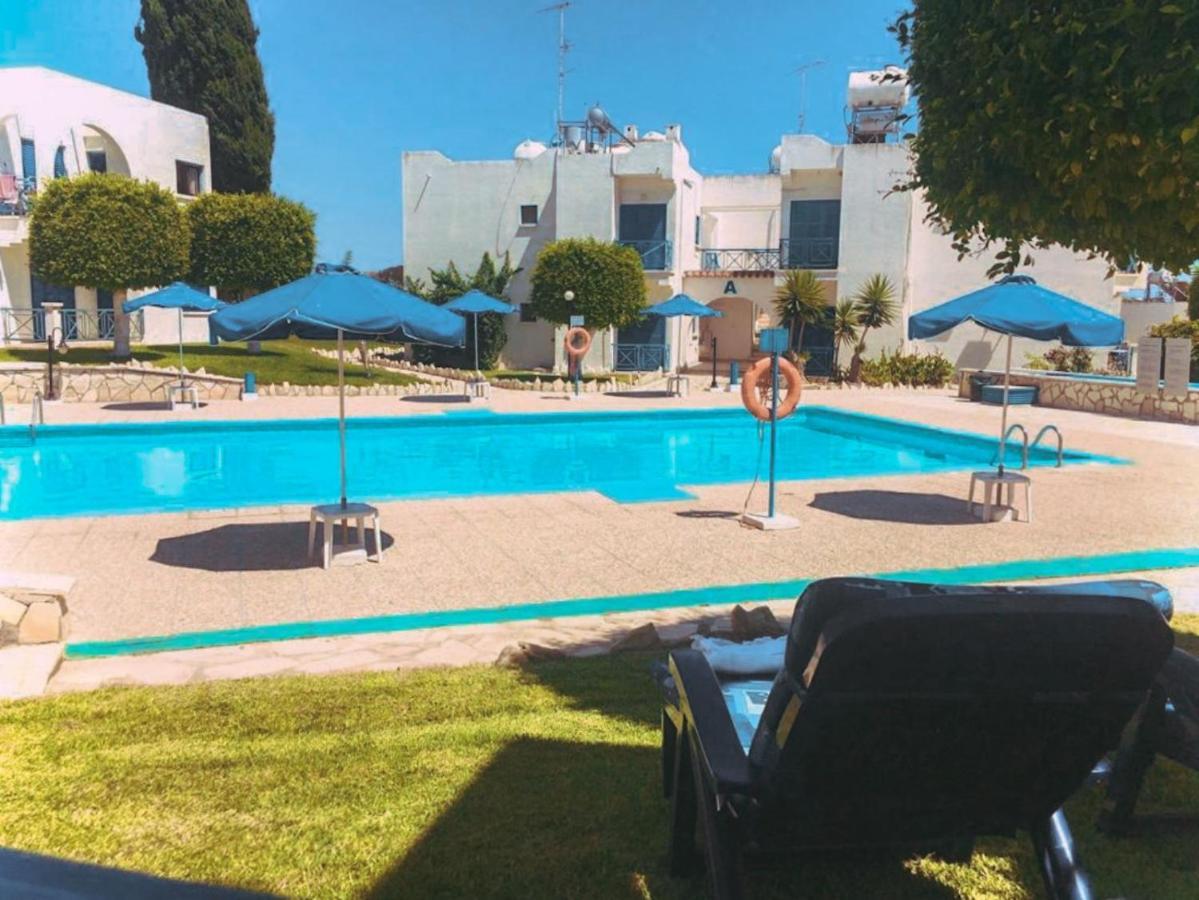 Shelter Next To The Beach Larnaca Exterior foto