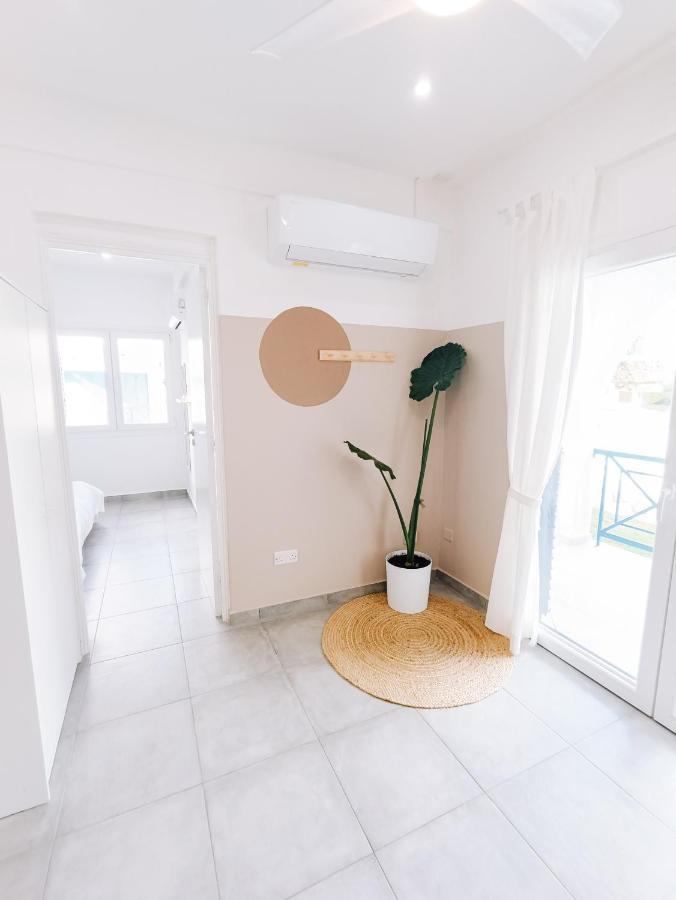 Shelter Next To The Beach Larnaca Exterior foto