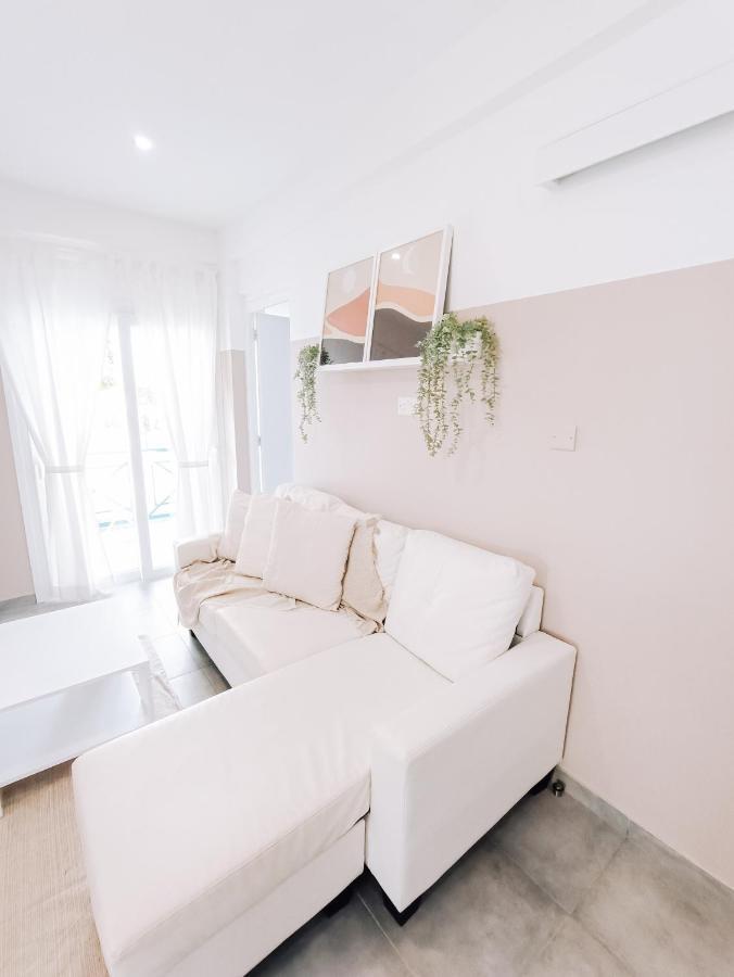 Shelter Next To The Beach Larnaca Exterior foto